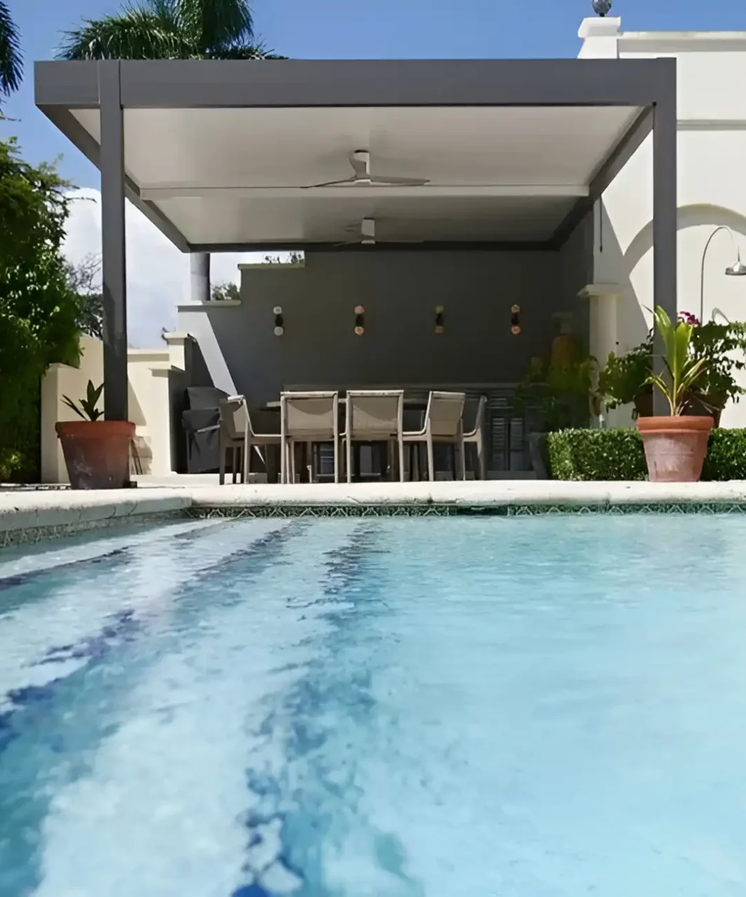 Wind-Resistant Pergola in a Luxurious Covered Outdoor Space