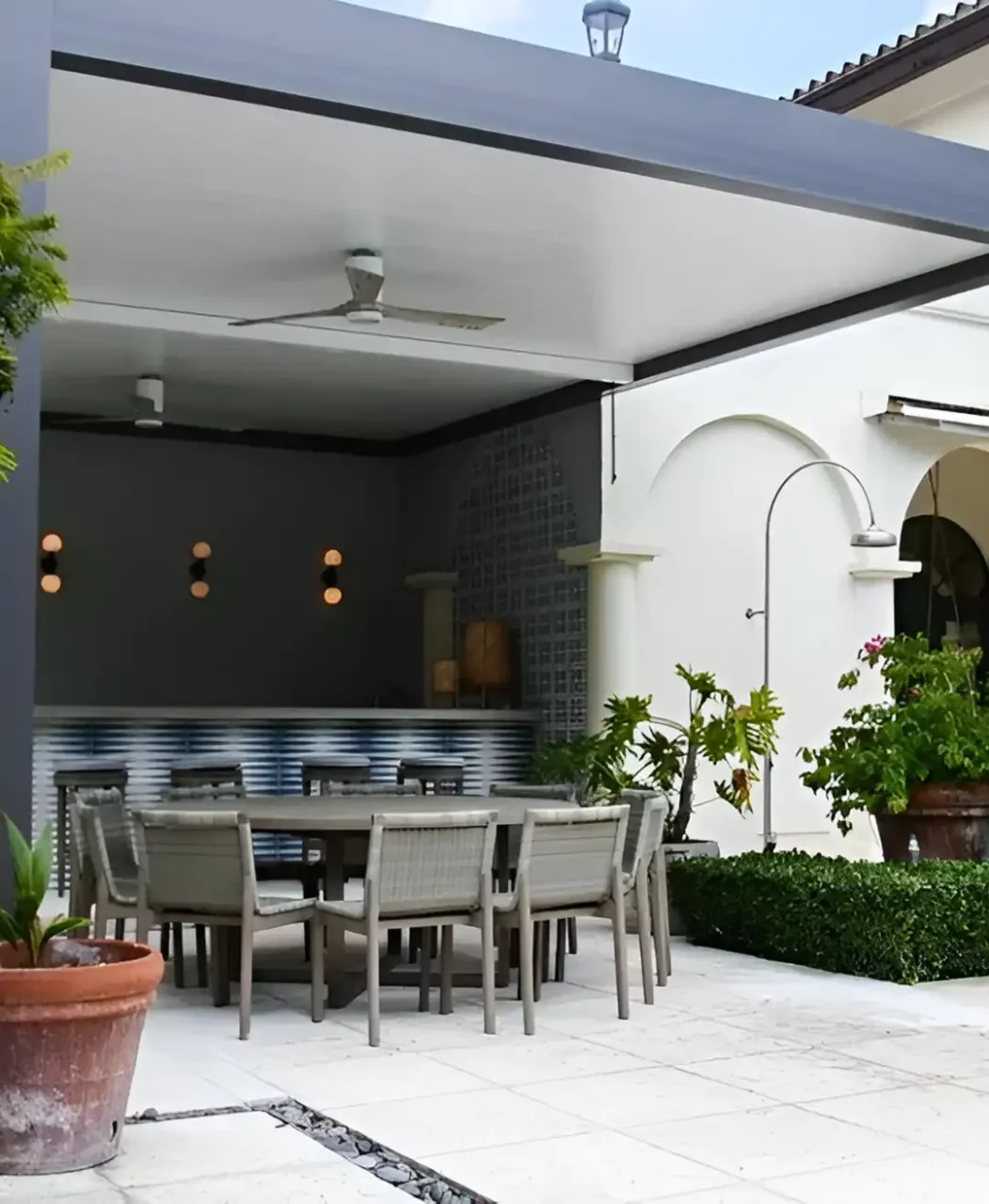 Wind-Resistant Pergolas in a Luxurious Covered Outdoor Space