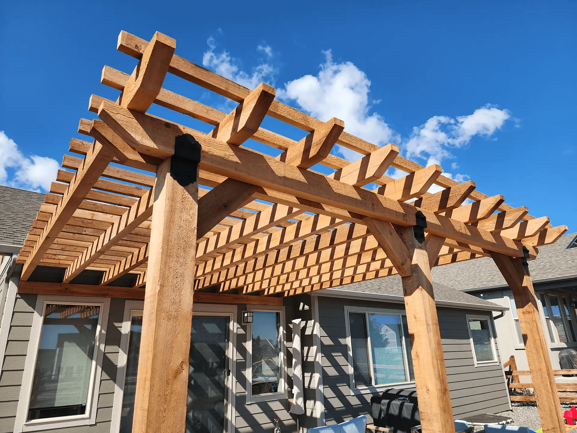 Wooden pergola vs pergolas with louvered roofs, which is better for my home - Pergolas Builders in Colorado