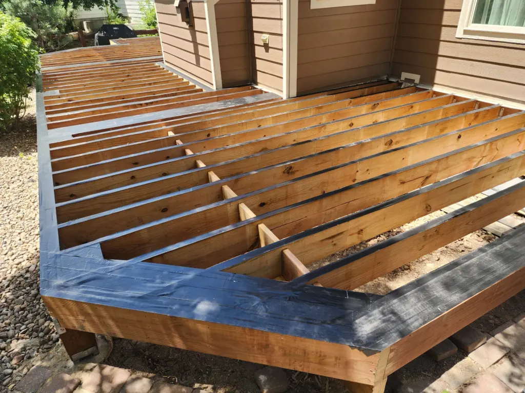 custom-deck-framing-installation-on-the-modern-house-in-castle-rock-co